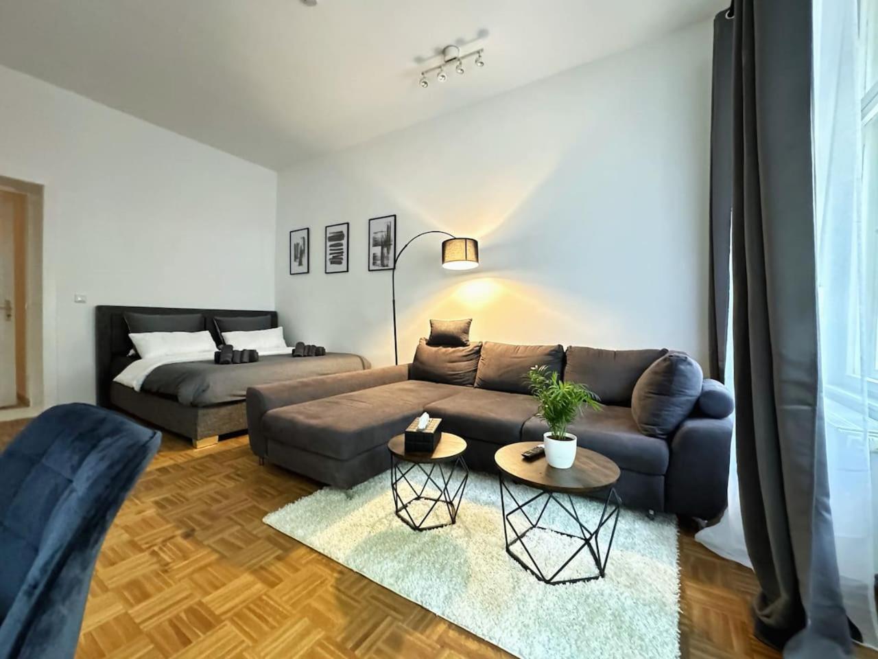 I Design In Heart Of Berlin-friedrichshain Apartment